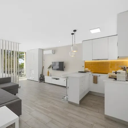 Silver Lux 1 - Center By Hd